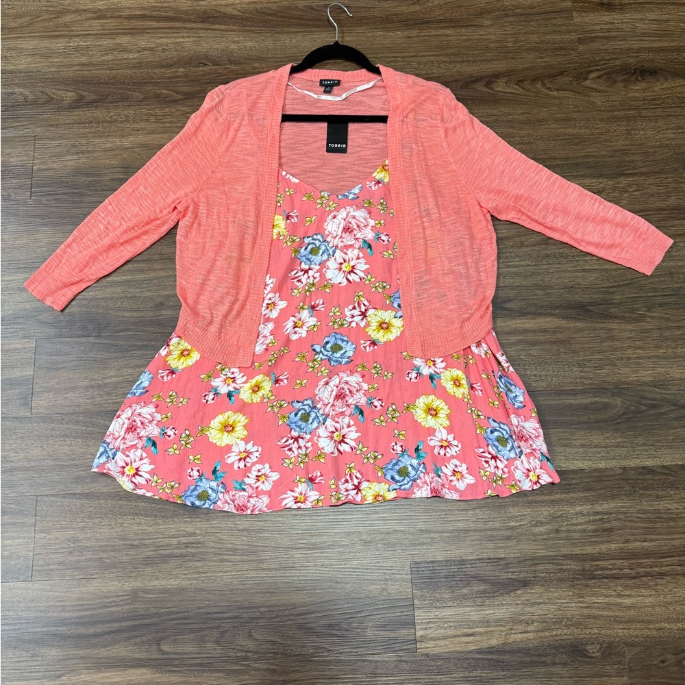 Torrid Coral Floral Top & Shrug